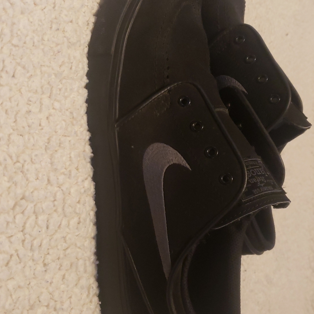 Nike slip ons